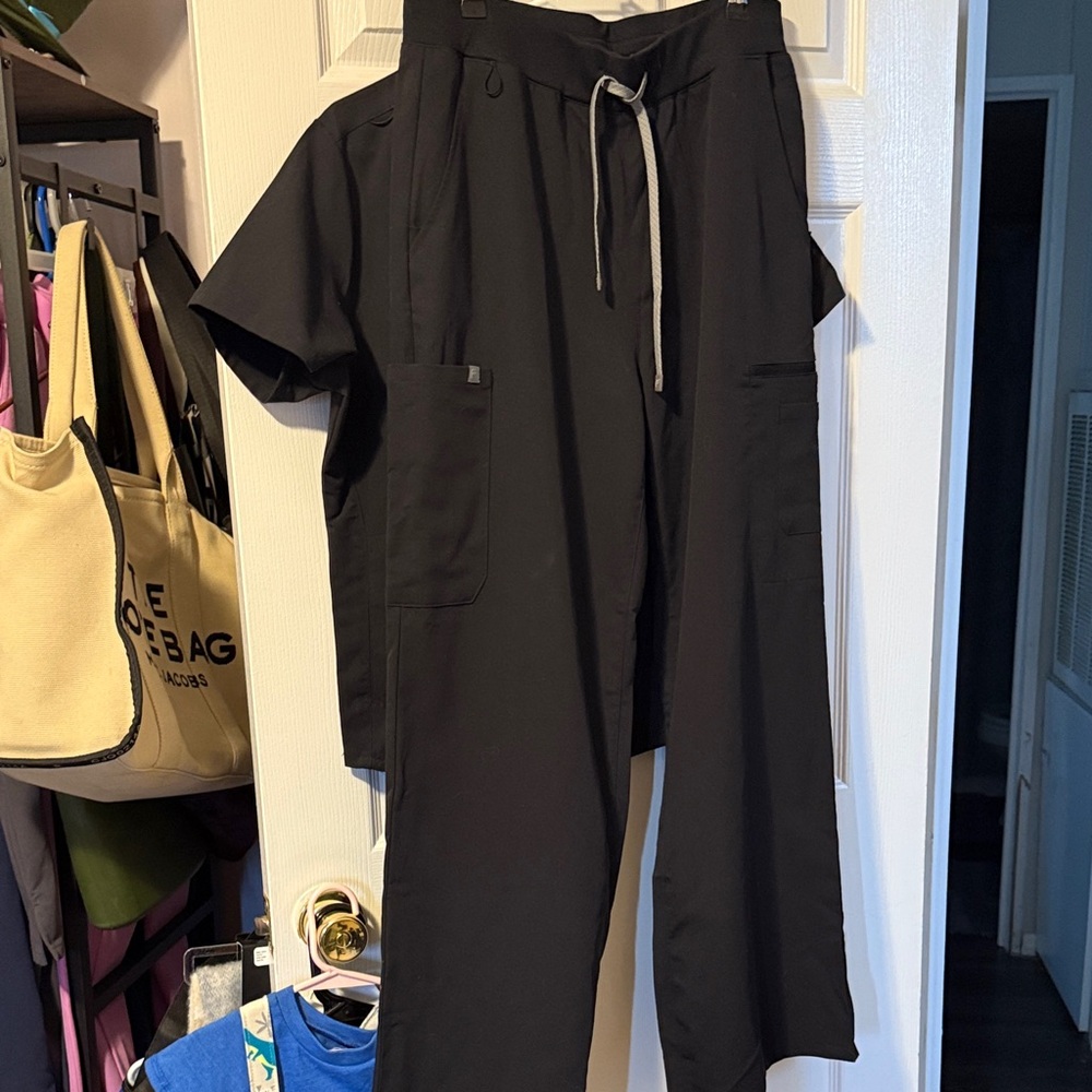 Fabletics Black wide leg Performance set - image 1